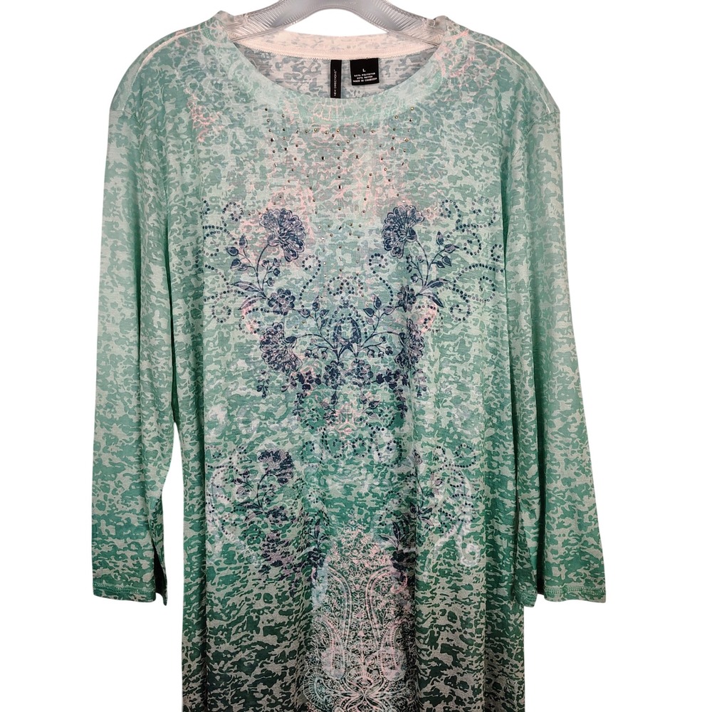 NWT New Directions Womens L Essential Tee Green Floral Paisley Rhinestone Boho